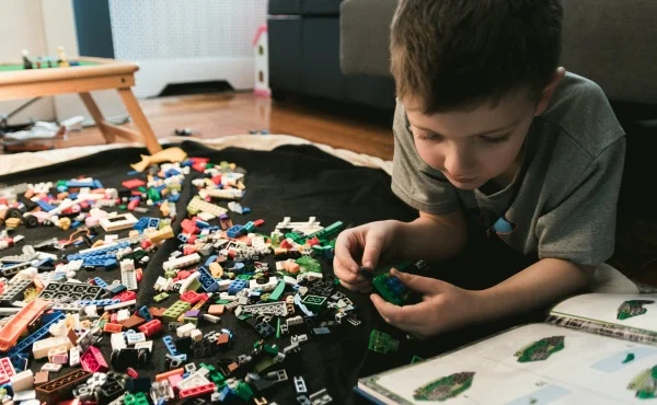 Get creative and build with your hands - Selected Building Blocks and LEGO sets